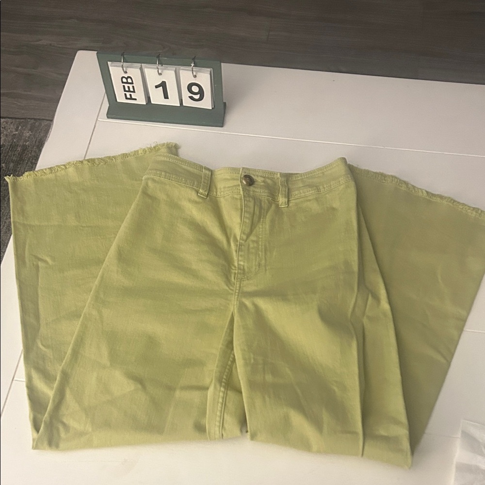 Women’s Olive Green Jeans